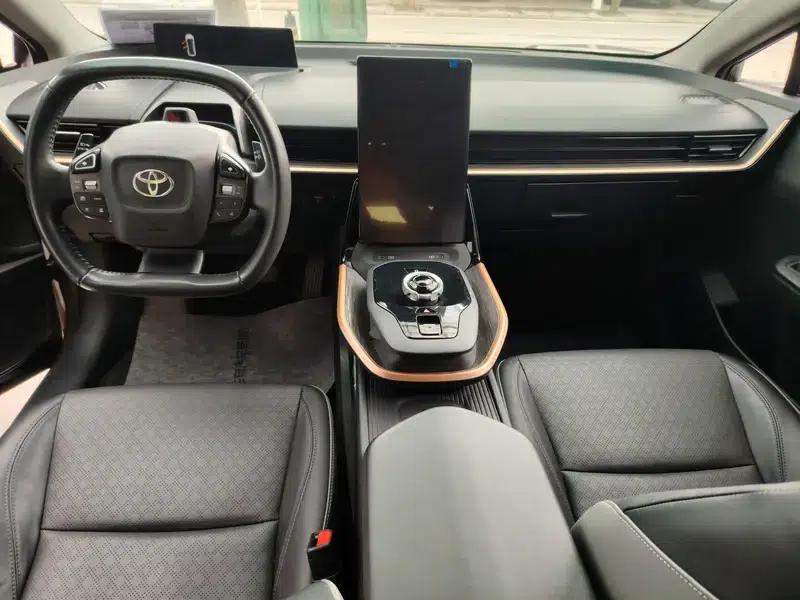 Toyota bZ3 2023 Long Range Premium — миниатюра 11