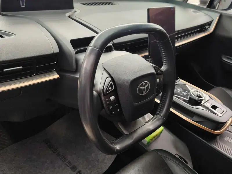 Toyota bZ3 2023 Long Range Premium — миниатюра 12
