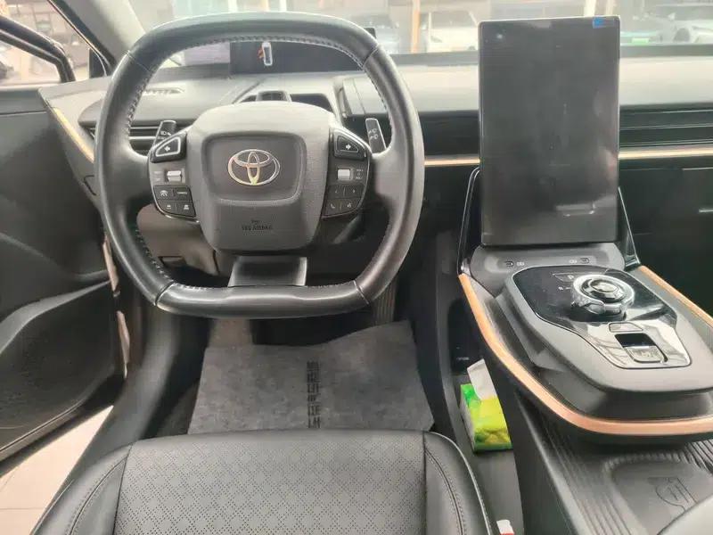 Toyota bZ3 2023 Long Range Premium — миниатюра 13