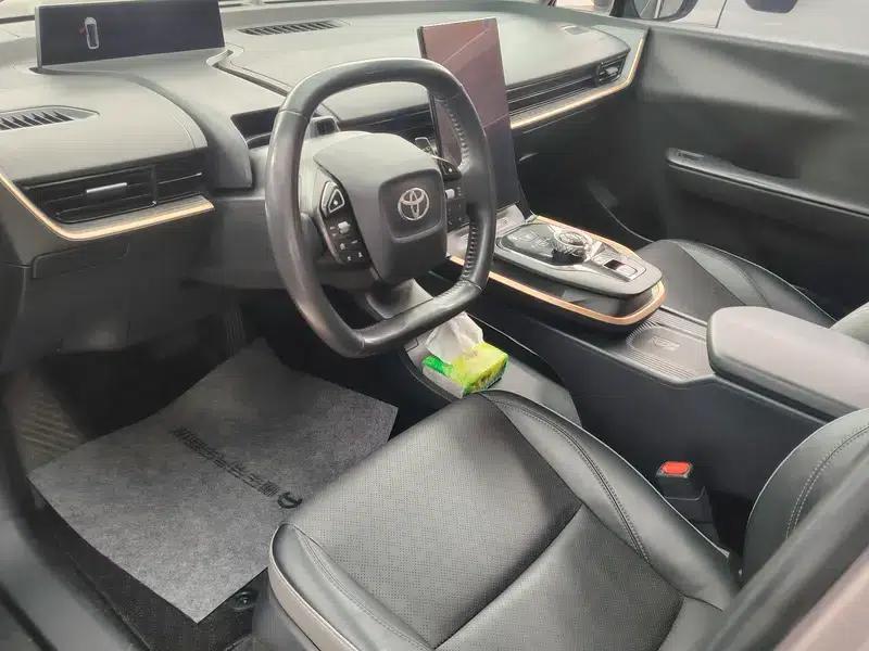 Toyota bZ3 2023 Long Range Premium — миниатюра 16