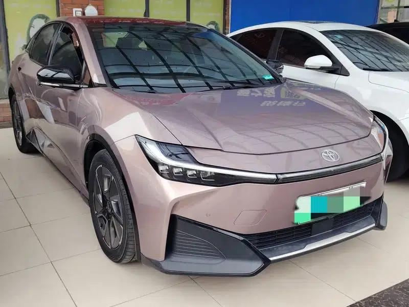 Toyota bZ3 2023 Long Range Premium — миниатюра 3