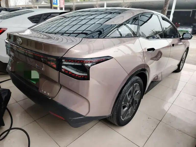 Toyota bZ3 2023 Long Range Premium — миниатюра 4