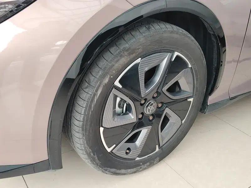 Toyota bZ3 2023 Long Range Premium — миниатюра 6