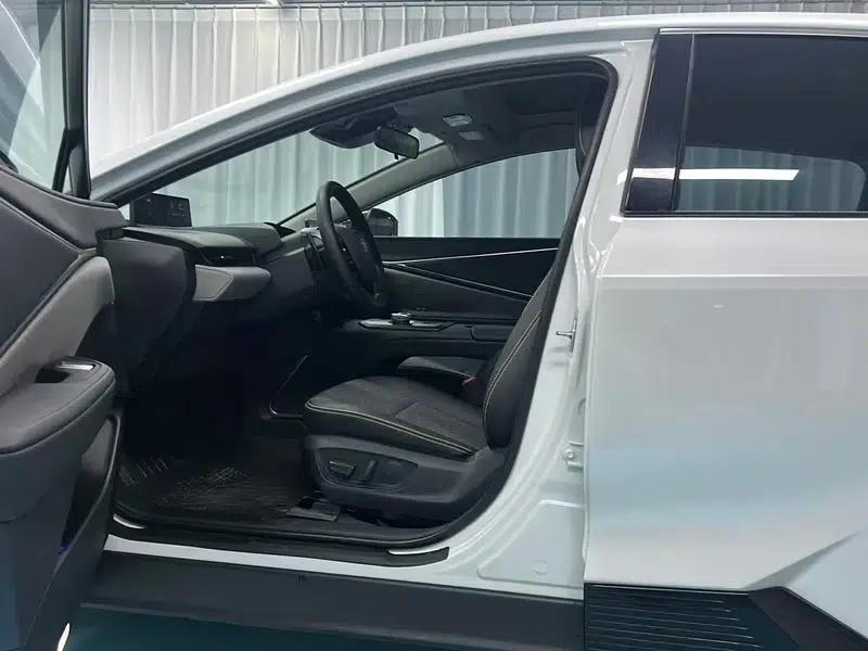 Toyota BZ5 2025 550 JOY — миниатюра 17