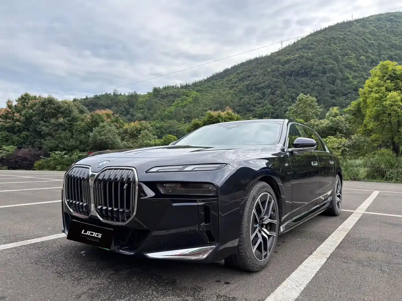 BMW i7 2023 eDrive50L Leading M Sport Package — миниатюра 1
