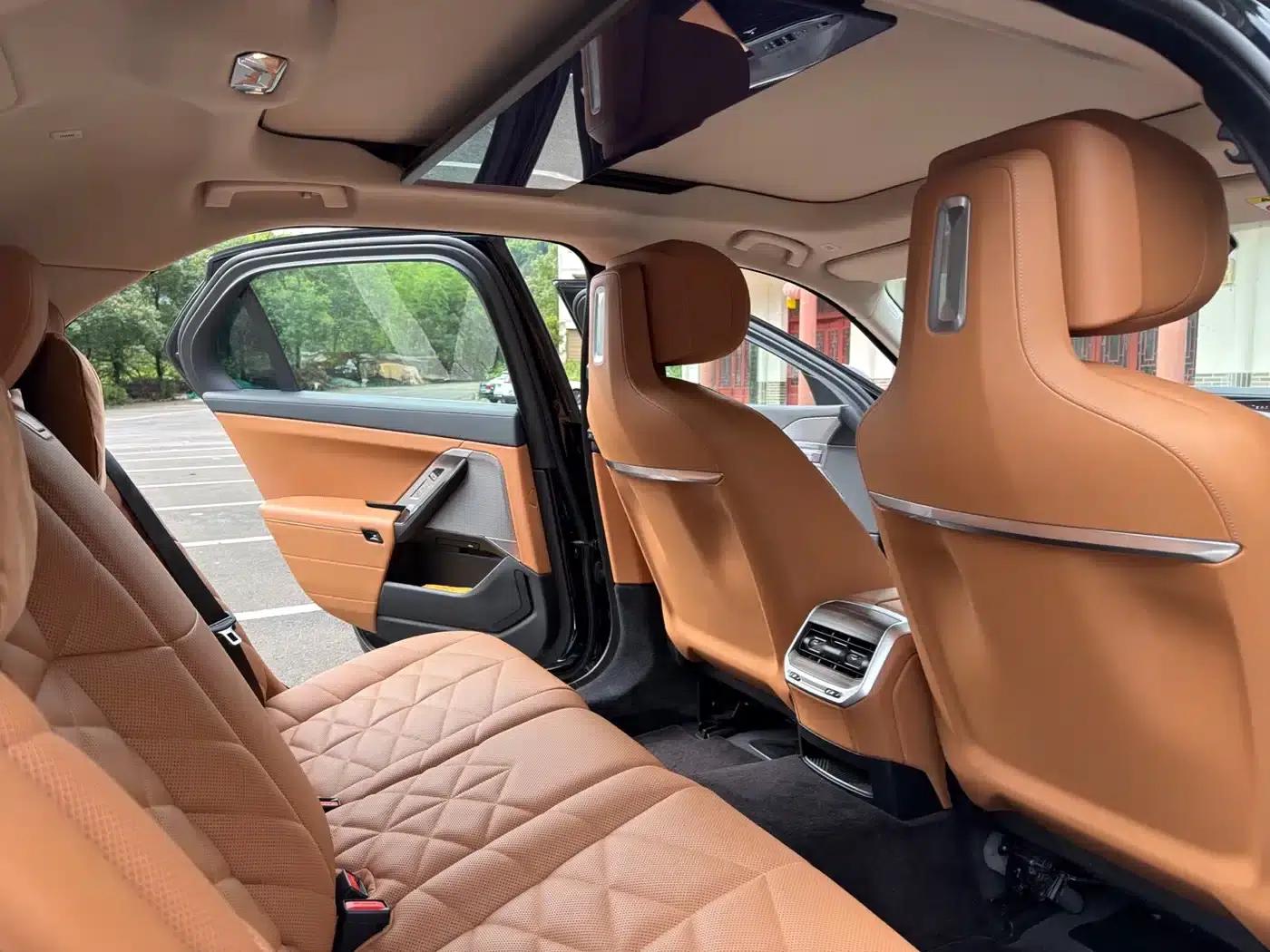 BMW i7 2023 eDrive50L Leading M Sport Package — миниатюра 7