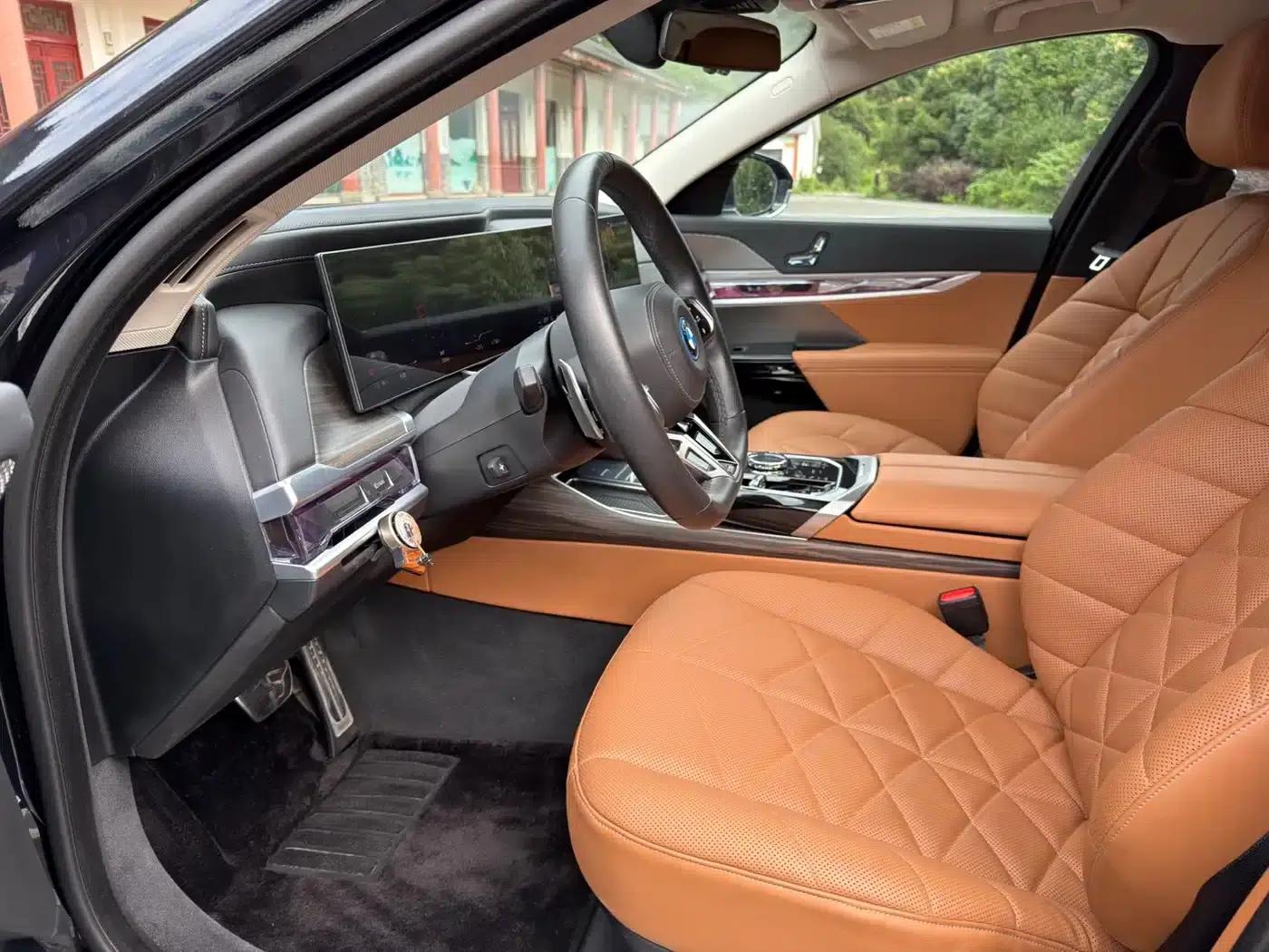 BMW i7 2023 eDrive50L Leading M Sport Package — миниатюра 9