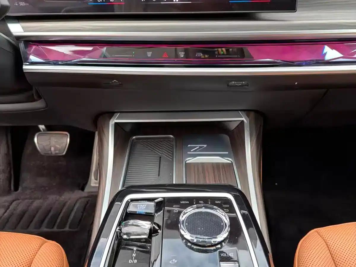BMW i7 2023 eDrive50L Leading M Sport Package — миниатюра 10