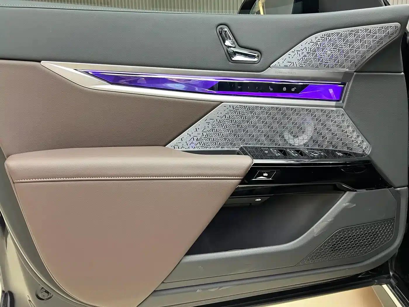BMW i7 2023 eDrive50L Leading M Sport Package — миниатюра 13