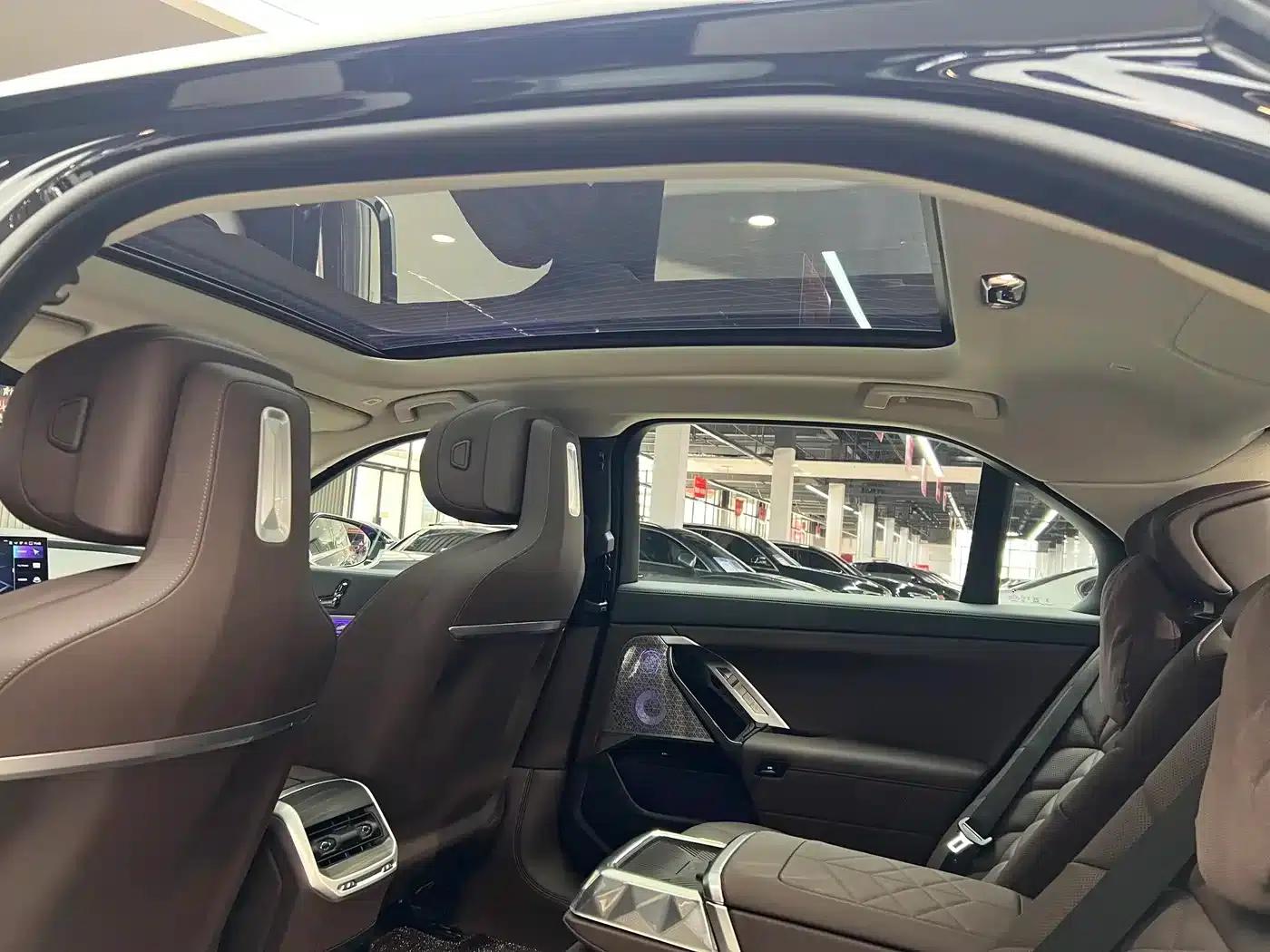 BMW i7 2023 eDrive50L Leading M Sport Package — миниатюра 18