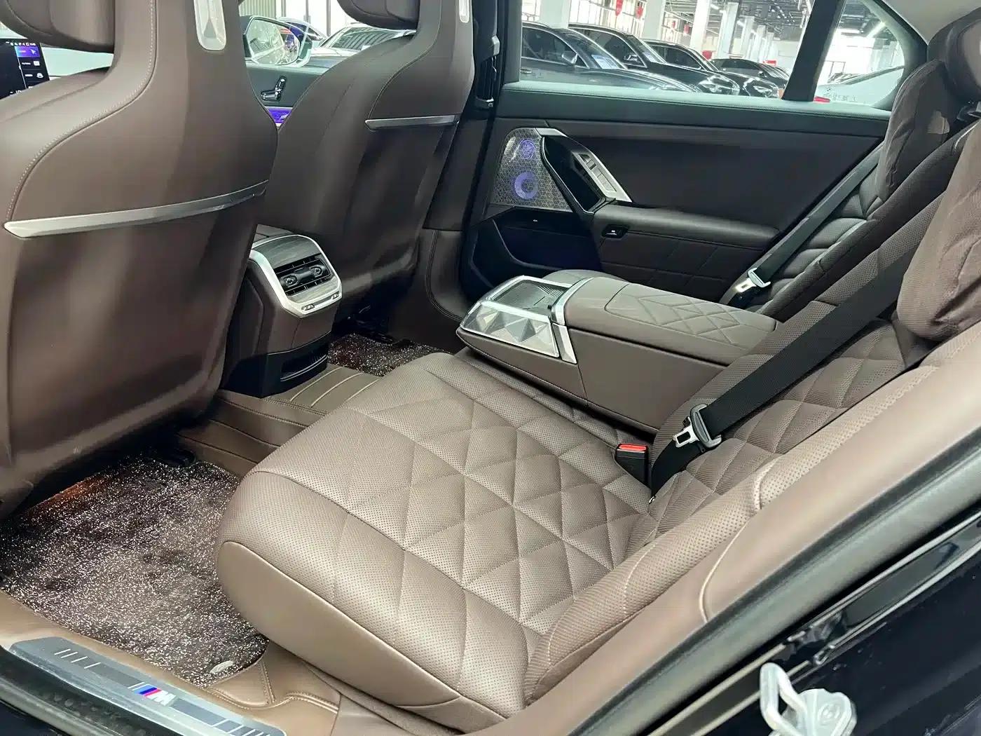 BMW i7 2023 eDrive50L Leading M Sport Package — миниатюра 19