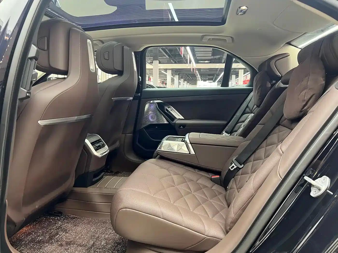 BMW i7 2023 eDrive50L Leading M Sport Package — миниатюра 7