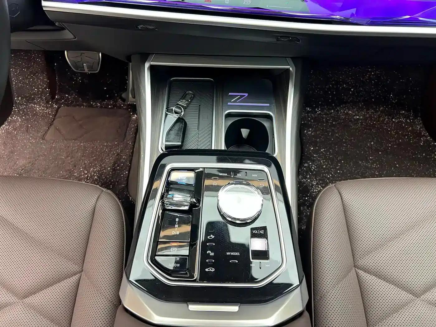 BMW i7 2023 eDrive50L Leading M Sport Package — миниатюра 10