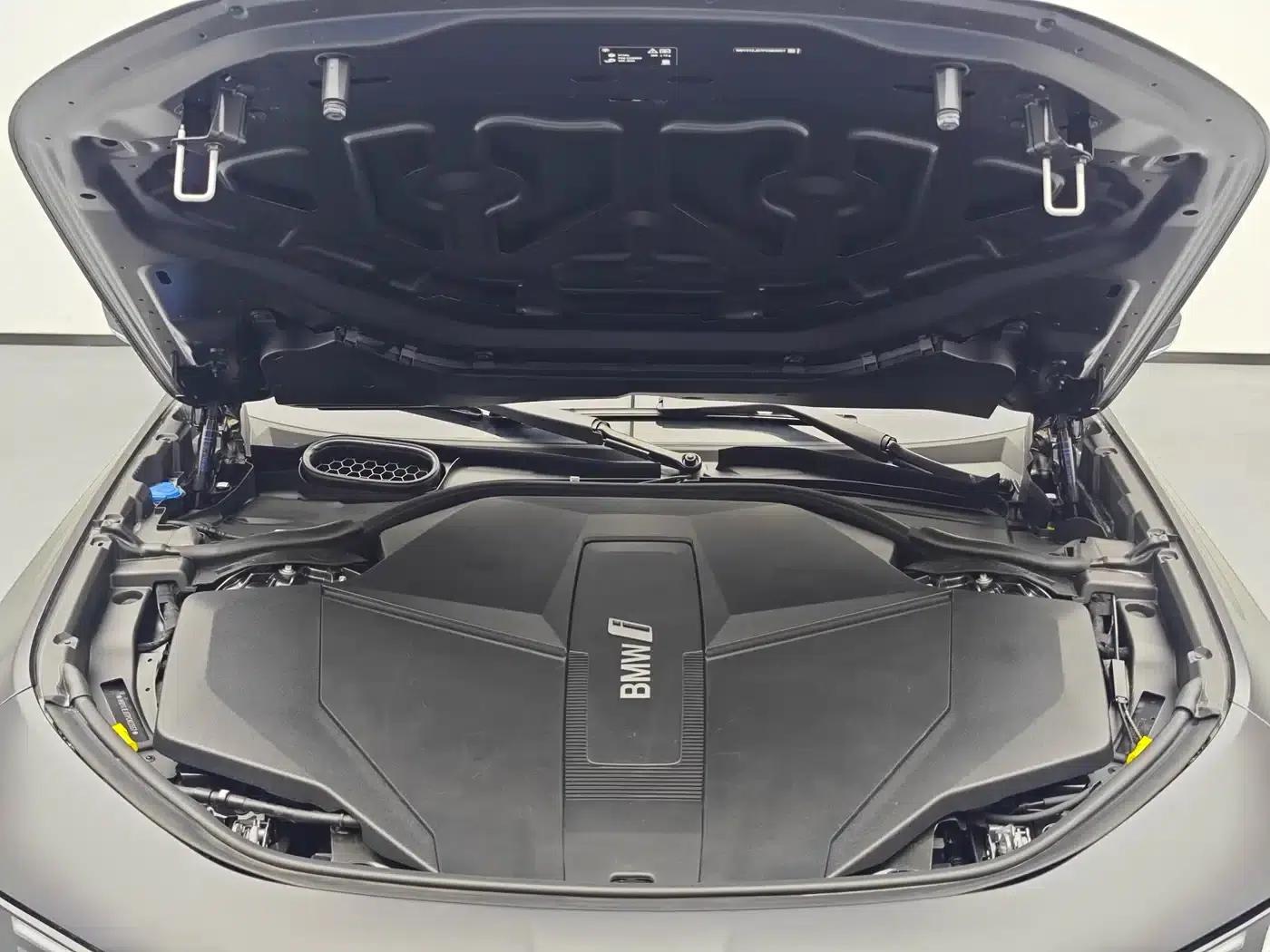 BMW i7 2023 eDrive50L Leading M Sport Package — миниатюра 11