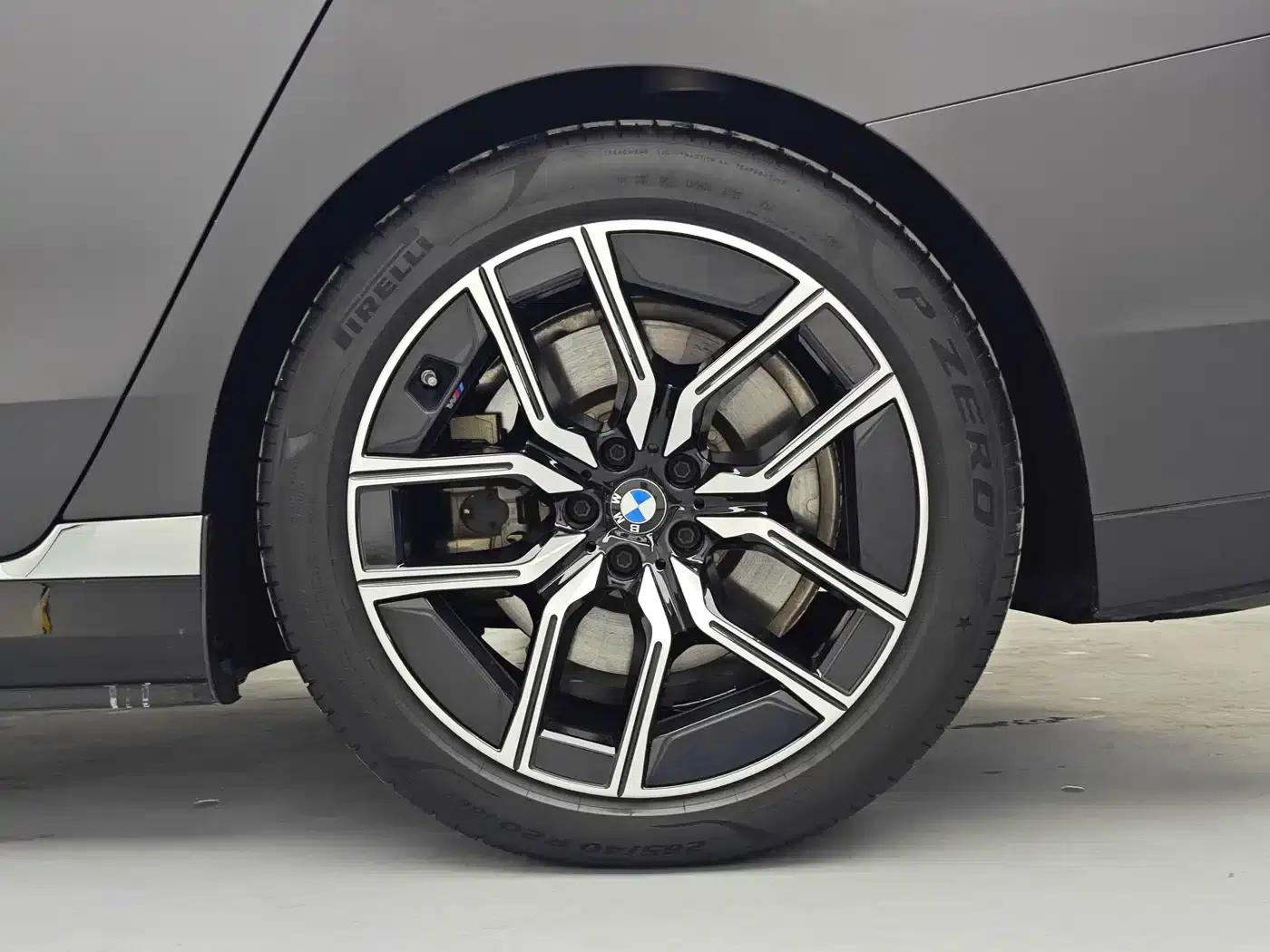 BMW i7 2023 eDrive50L Leading M Sport Package — миниатюра 12