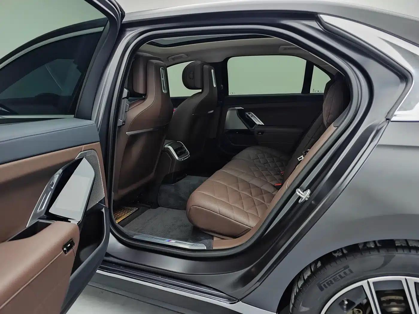BMW i7 2023 eDrive50L Leading M Sport Package — миниатюра 17