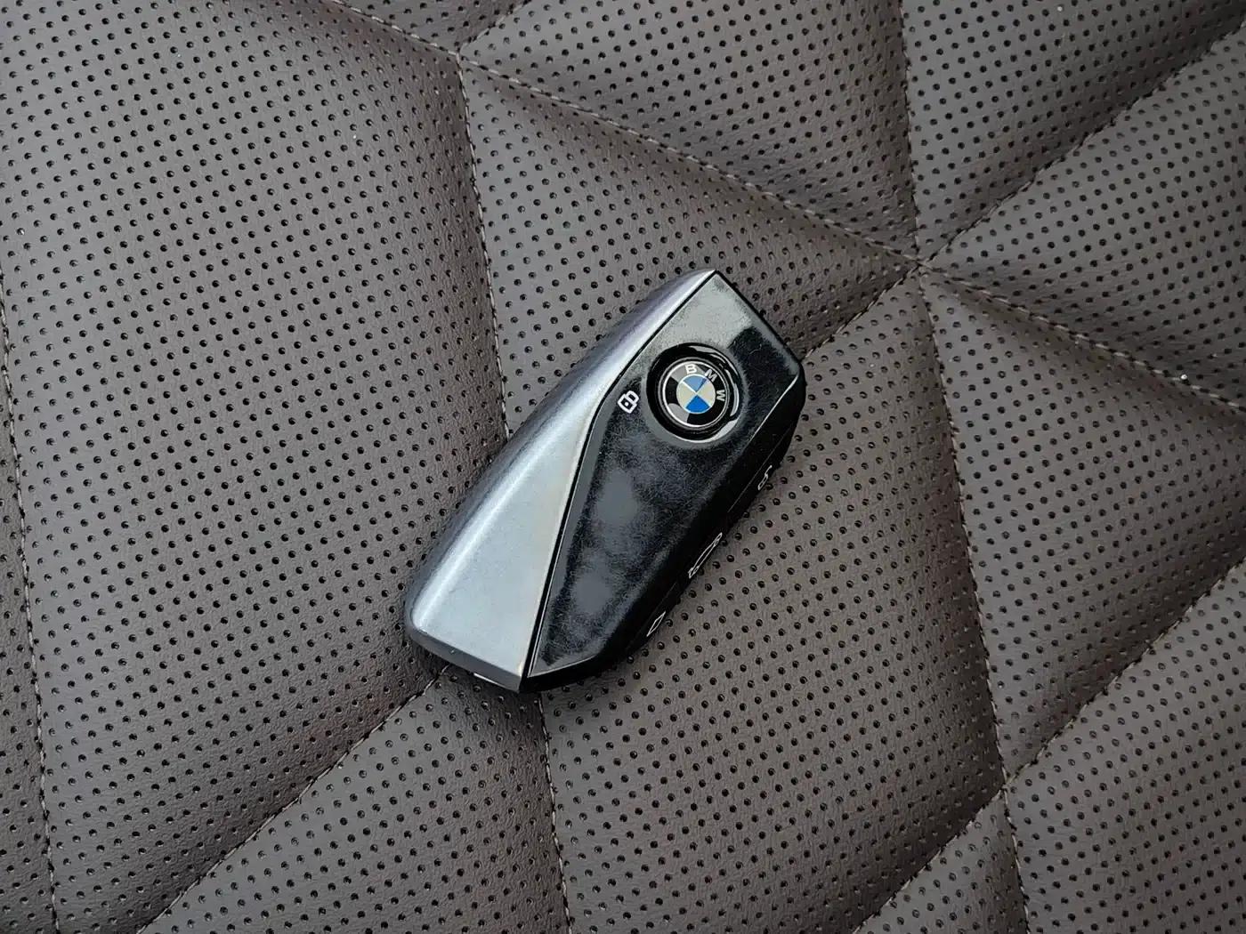 BMW i7 2023 eDrive50L Leading M Sport Package — миниатюра 19