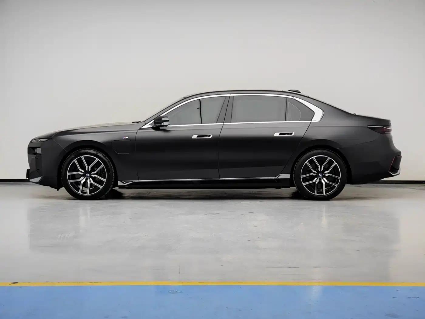 BMW i7 2023 eDrive50L Leading M Sport Package — миниатюра 9