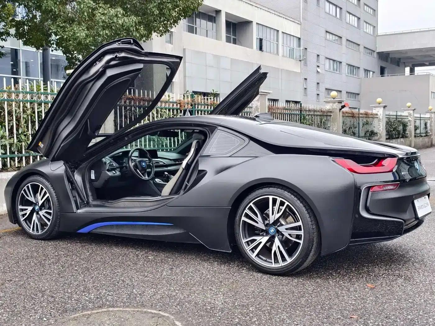 BMW i8 2016 Proton Red Limited Edition — миниатюра 7