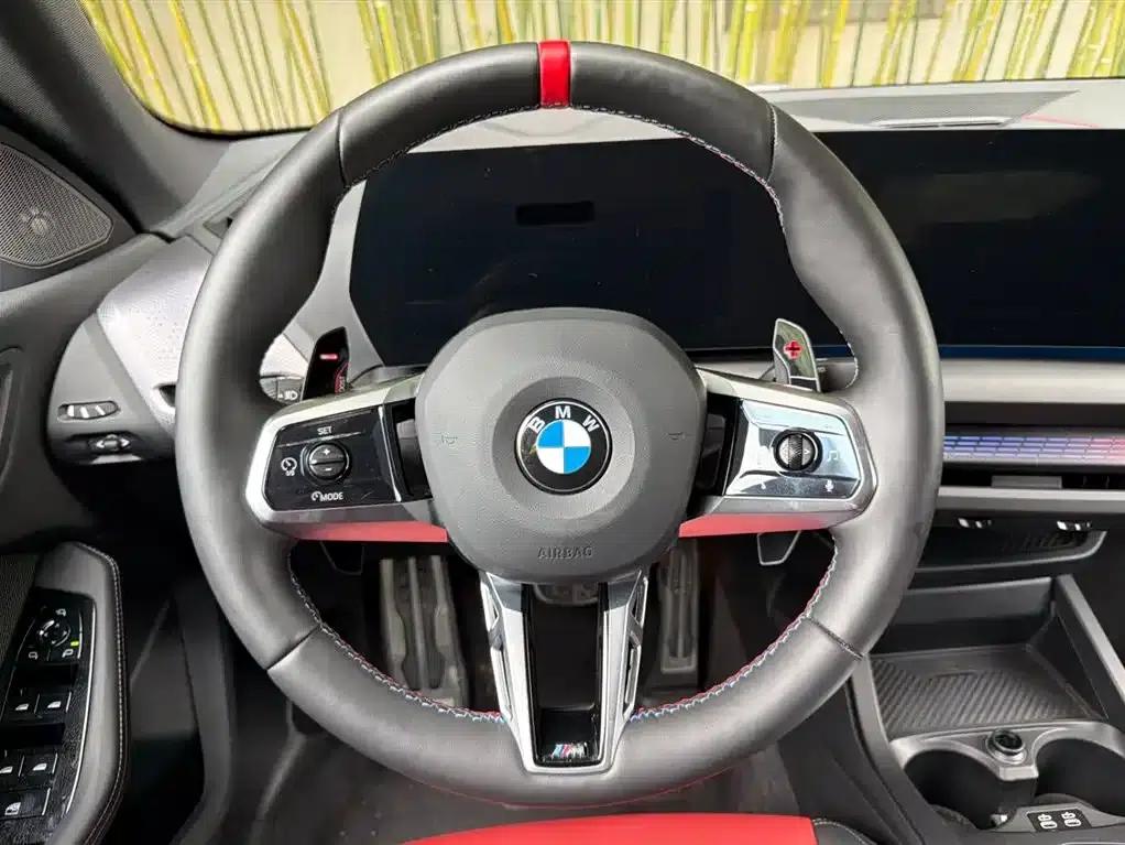 2025 BMW M235L — миниатюра 11