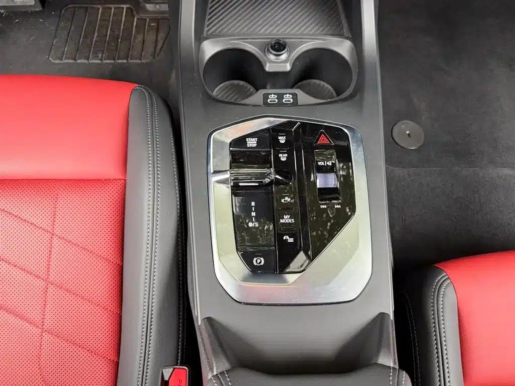 2025 BMW M235L — миниатюра 13