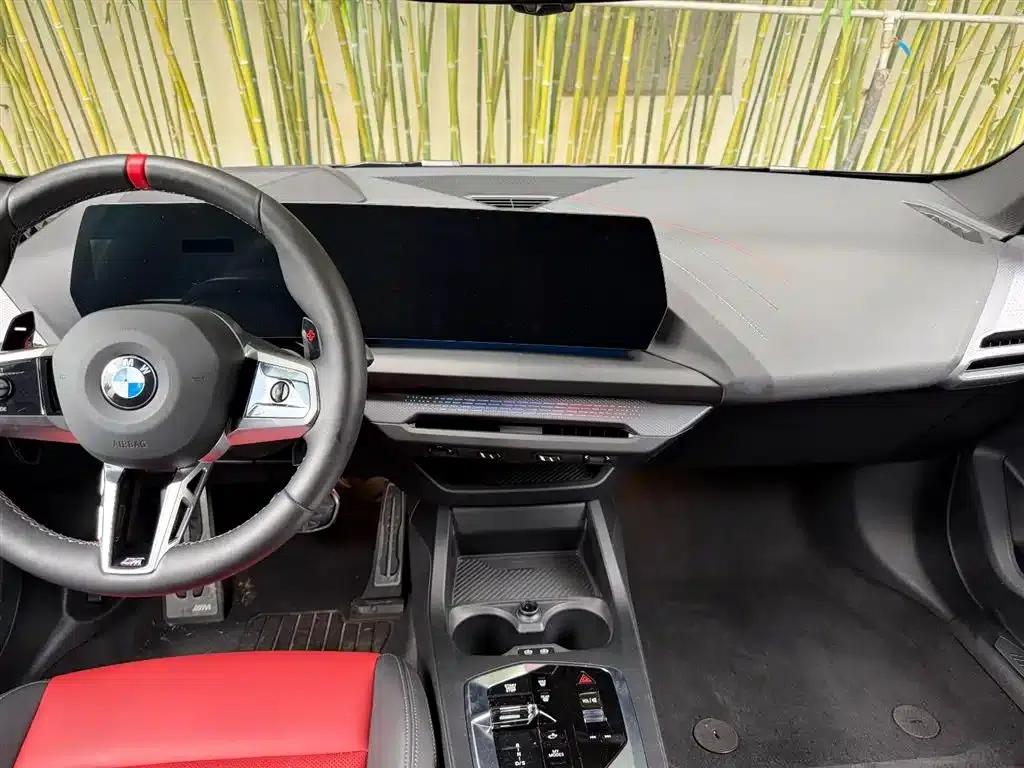 2025 BMW M235L — миниатюра 10