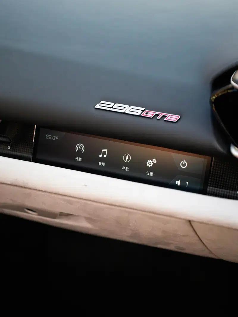 Ferrari 296 2021 3.0T V6 GTB — миниатюра 16