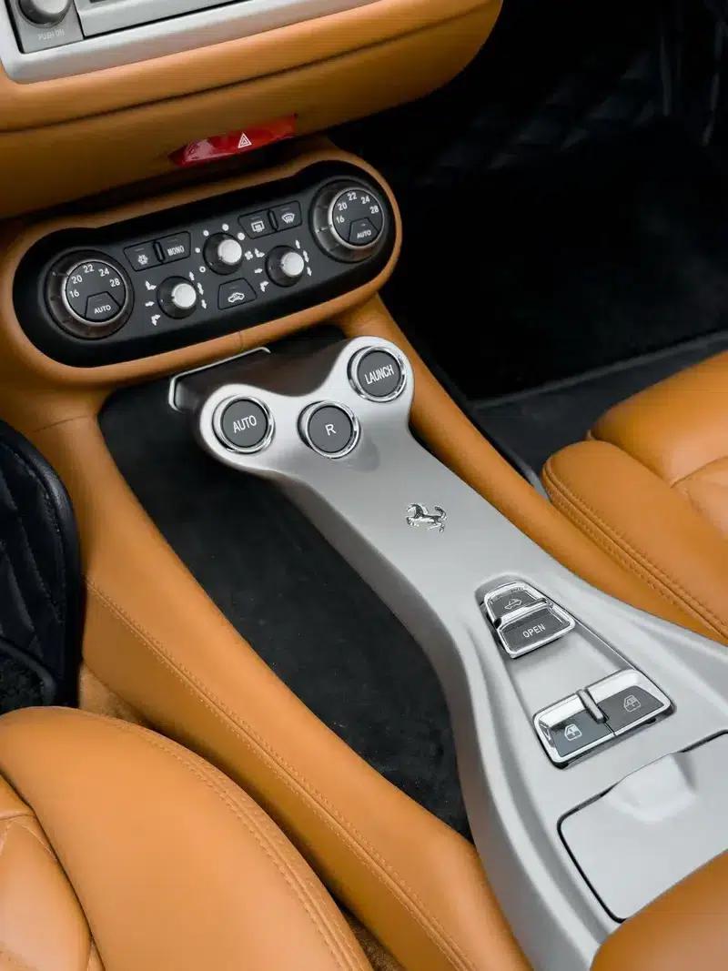 California T 2012 4.3L Standard Model — миниатюра 12