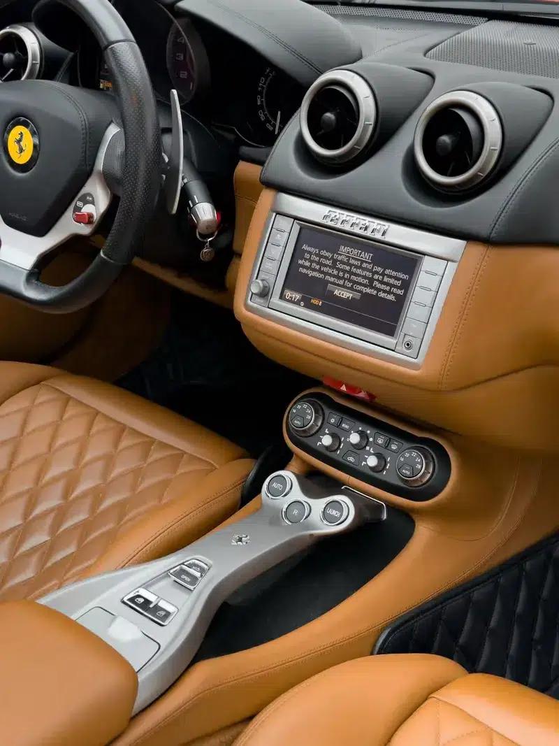 California T 2012 4.3L Standard Model — миниатюра 16