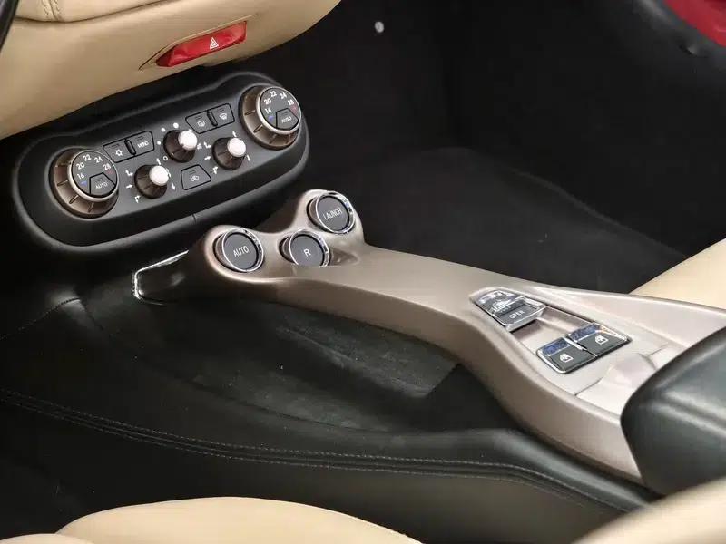 California T 2012 4.3L Standard Model — миниатюра 12