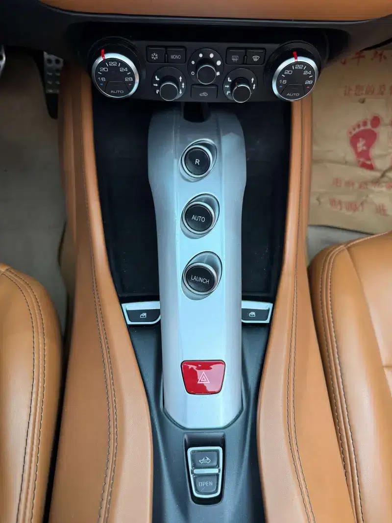 California T 2015 3.9T Standard Model — миниатюра 19