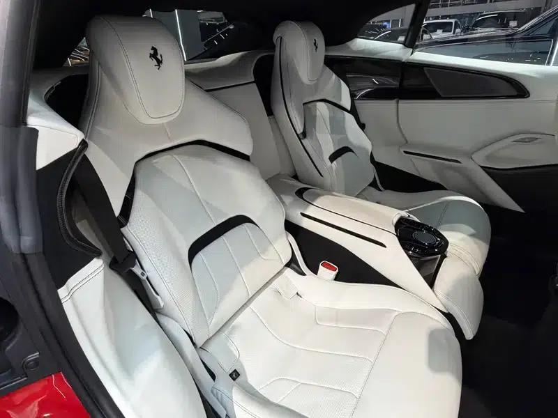 2022 Purosangue 6.5L V12 — миниатюра 5