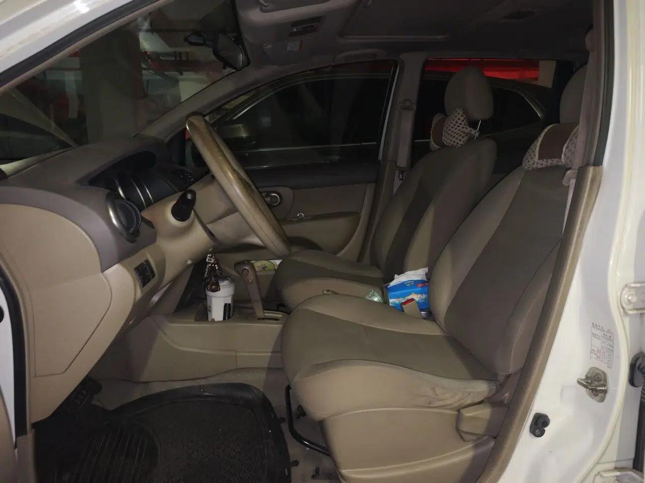 Nissan Livina 2010 Jingyue Edition 1.6L Automatic Supercharged Model — миниатюра 15