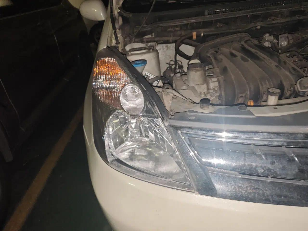 Nissan Livina 2010 Jingyue Edition 1.6L Automatic Supercharged Model — миниатюра 7