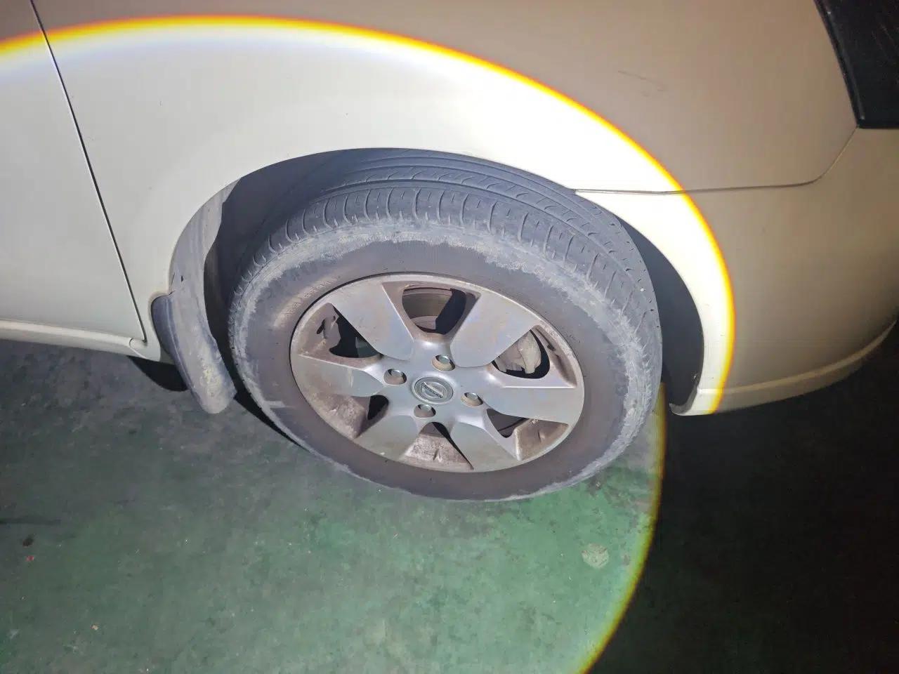 Nissan Livina 2010 Jingyue Edition 1.6L Automatic Supercharged Model — миниатюра 8