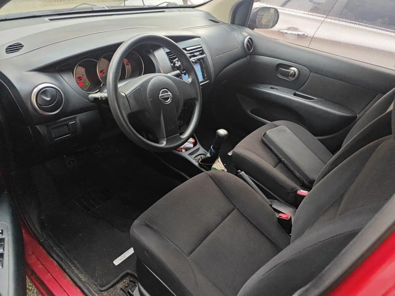 Nissan Livina 2010 Jingyue Edition 1.6L Manual All-Around Model — миниатюра 15