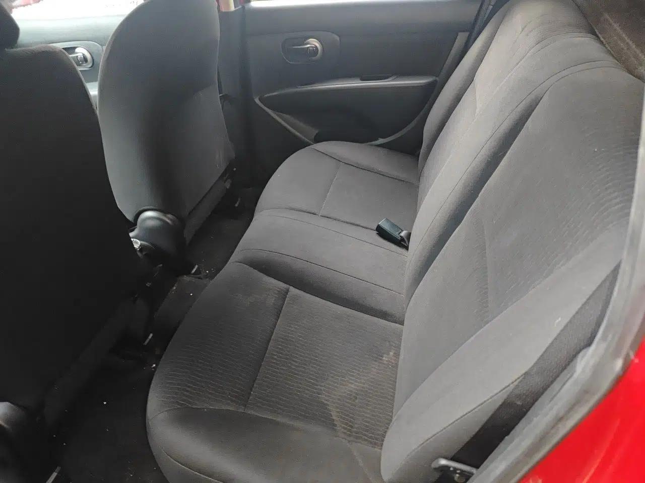 Nissan Livina 2010 Jingyue Edition 1.6L Manual All-Around Model — миниатюра 17