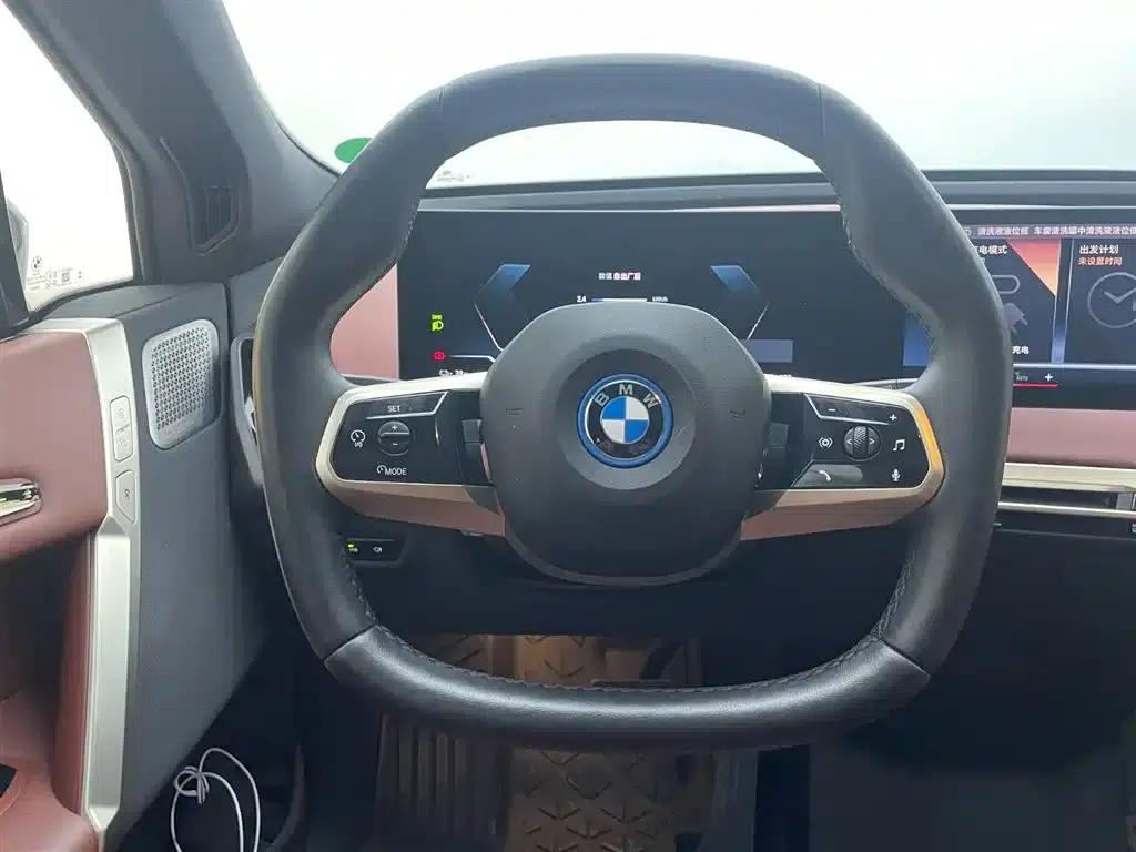 BMW iX M60 2022 M60 — миниатюра 13