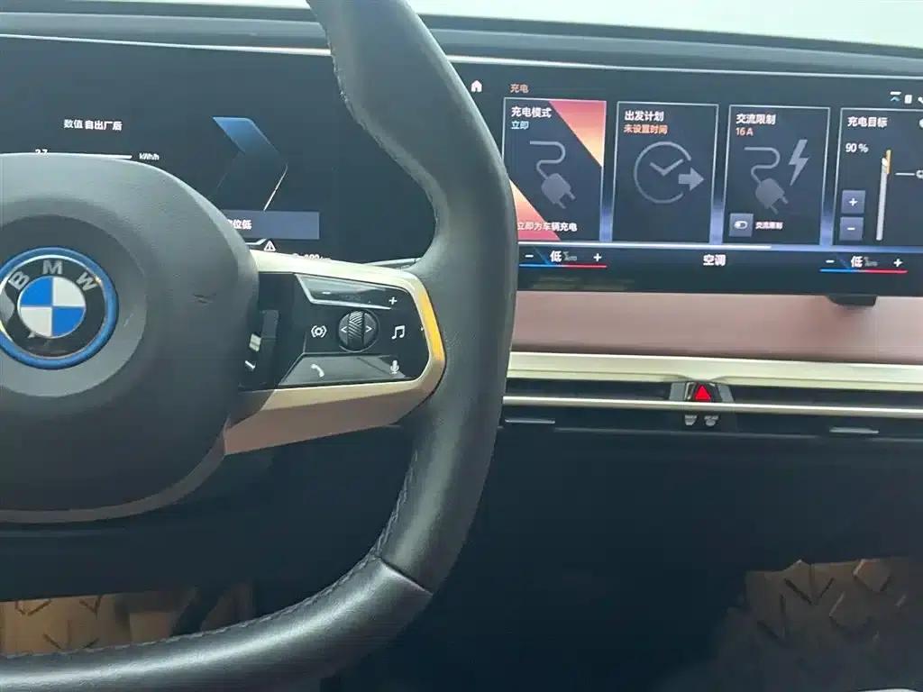 BMW iX M60 2022 M60 — миниатюра 15