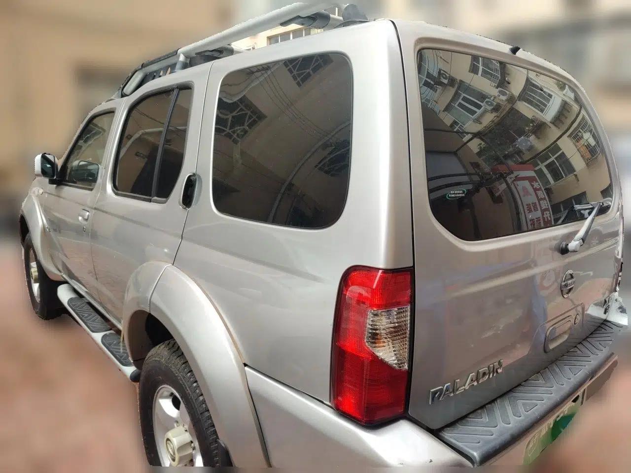 Nissan Paladin 2008 2.4L Two-Wheel-Drive Standard Version — миниатюра 4