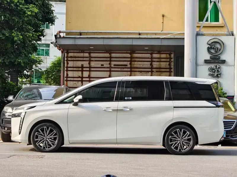 Trumpchi E8 2024 Glory Series 2.0ATK Glory Edition — миниатюра 3
