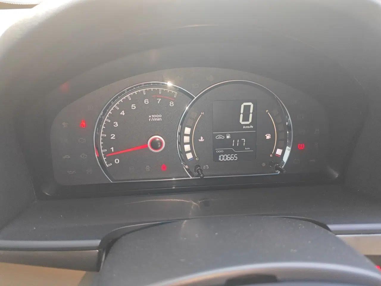 Roewe 350 2015 1.5L Manual Luxury Sunroof Edition — миниатюра 11