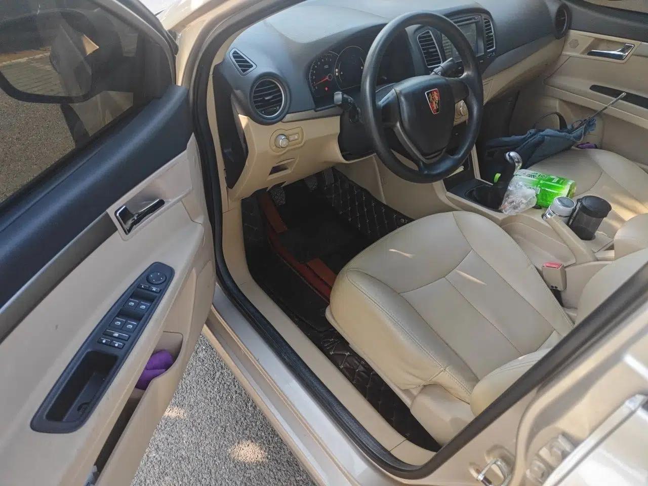 Roewe 350 2015 1.5L Manual Luxury Sunroof Edition — миниатюра 16