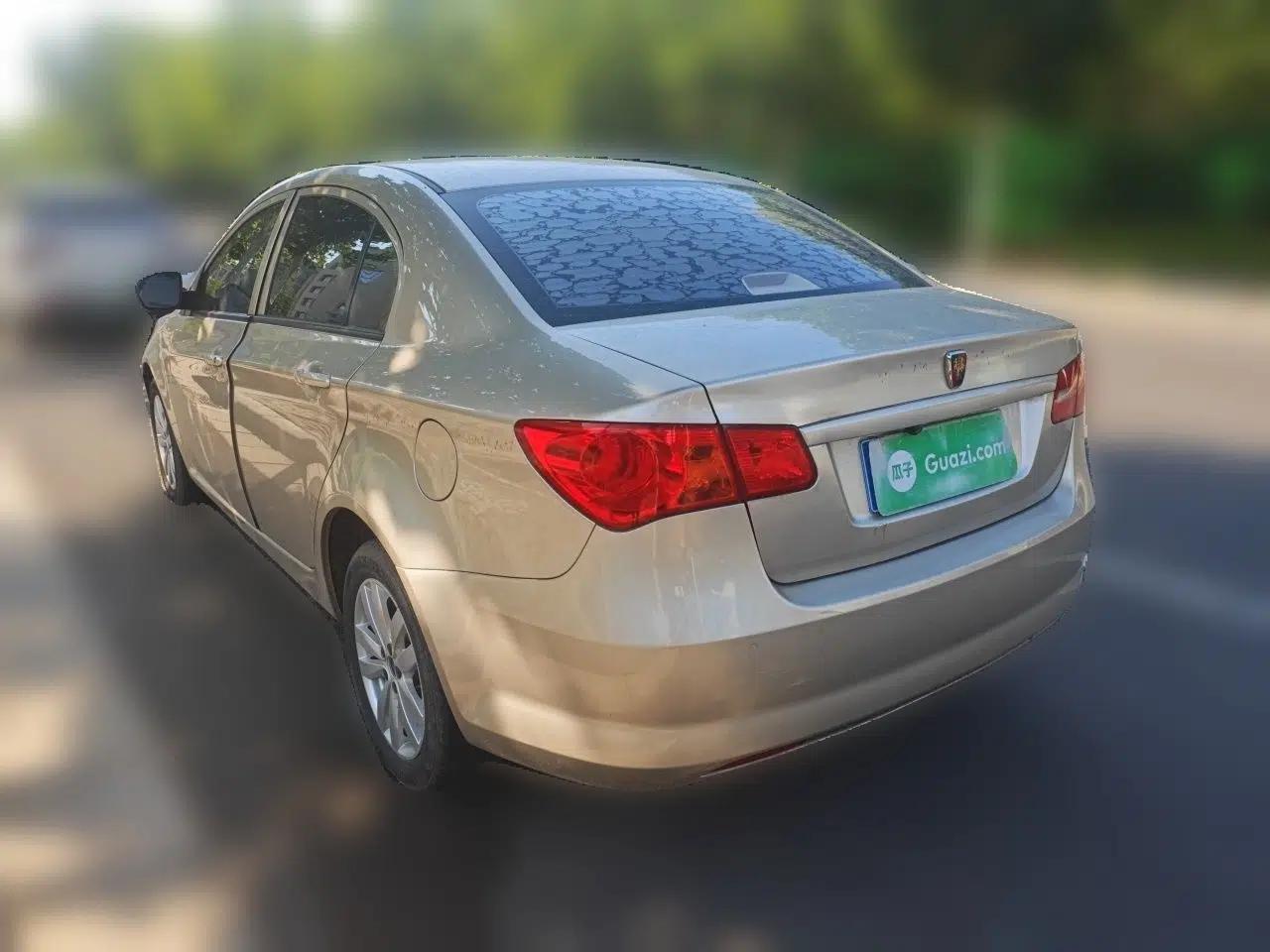 Roewe 350 2015 1.5L Manual Luxury Sunroof Edition — миниатюра 4