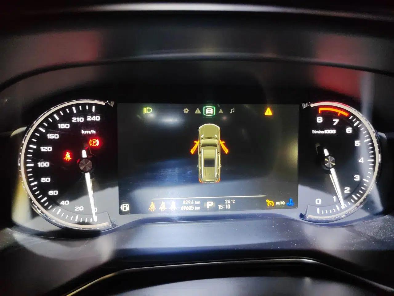 Roewe RX8 2018 30T Smart Connectivity Four-Wheel Drive Flagship Edition — миниатюра 11