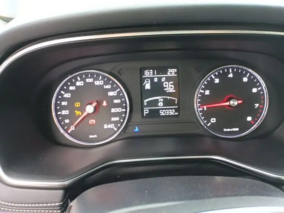 Roewe RX8 2019 30T Two-Wheel Drive Supreme Flagship Edition — миниатюра 14