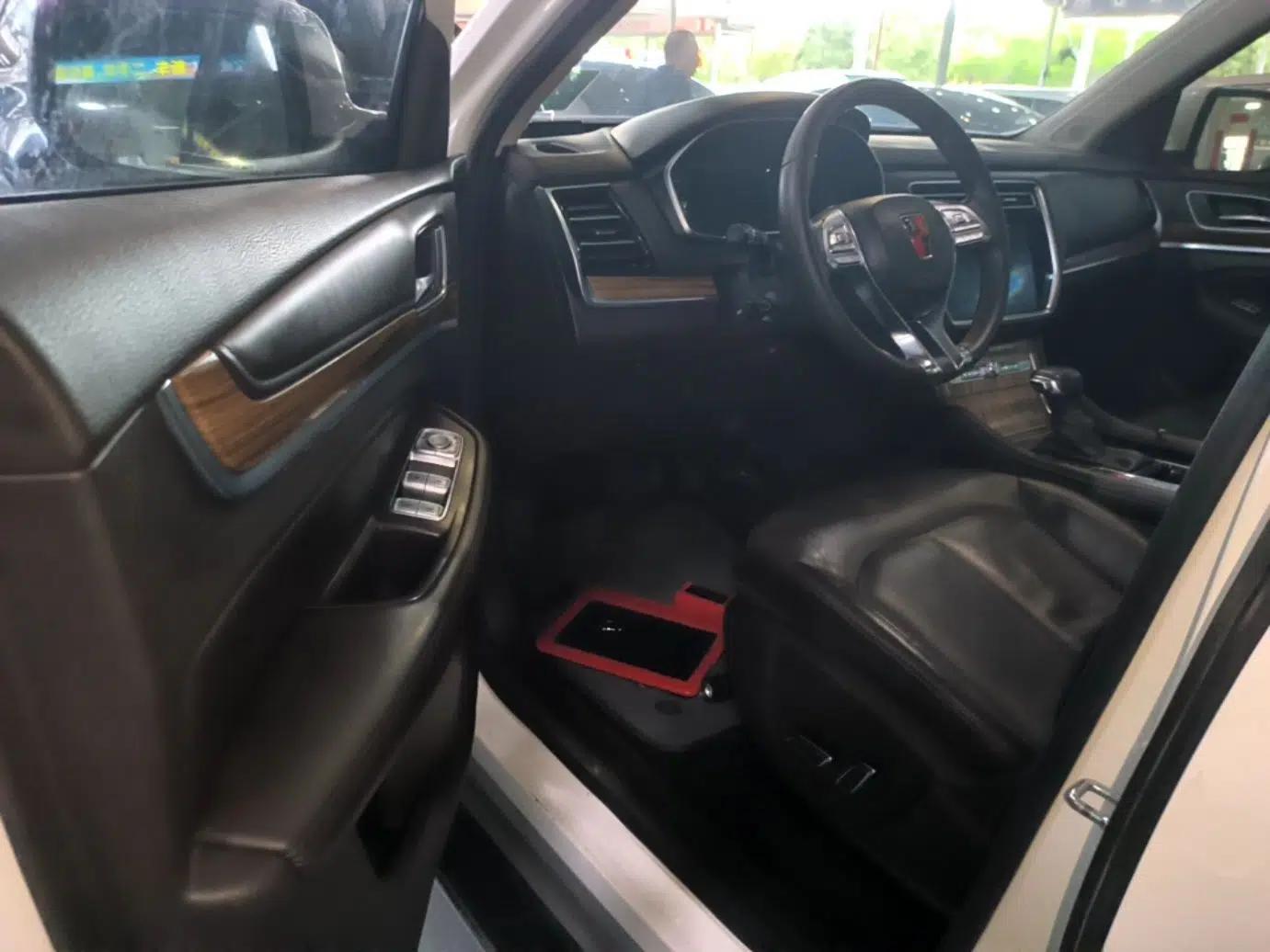 Roewe RX8 2019 30T Smart Connectivity Two-Wheel Drive Supreme Flagship Edition — миниатюра 23