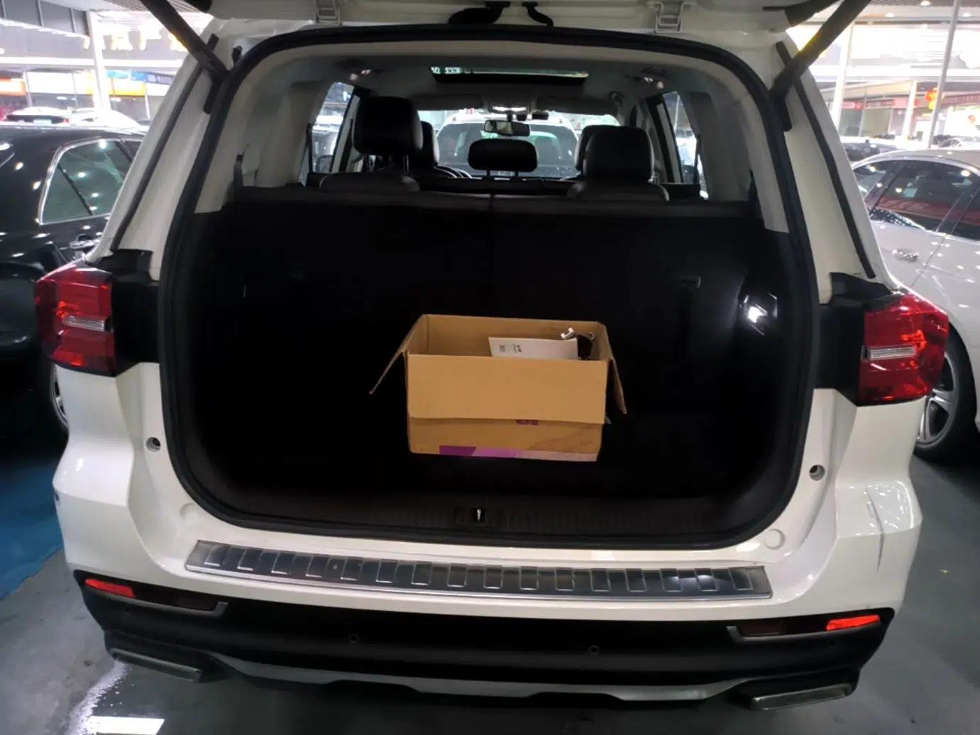 Roewe RX8 2019 30T Smart Connectivity Two-Wheel Drive Supreme Flagship Edition — миниатюра 27