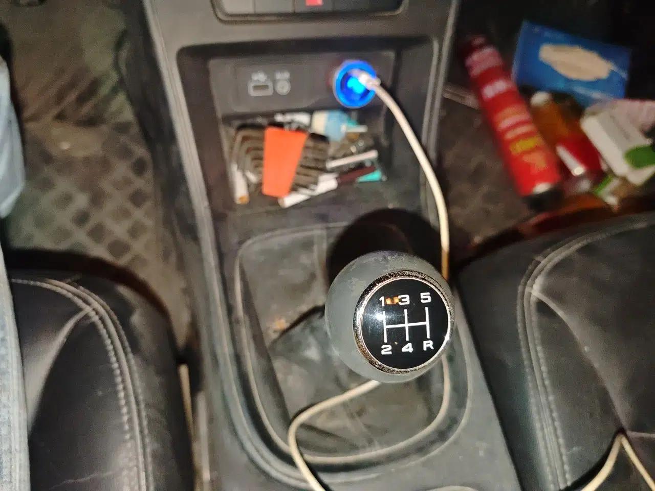 Roewe 360 2016 1.5L Manual Smart Screen Version — миниатюра 14