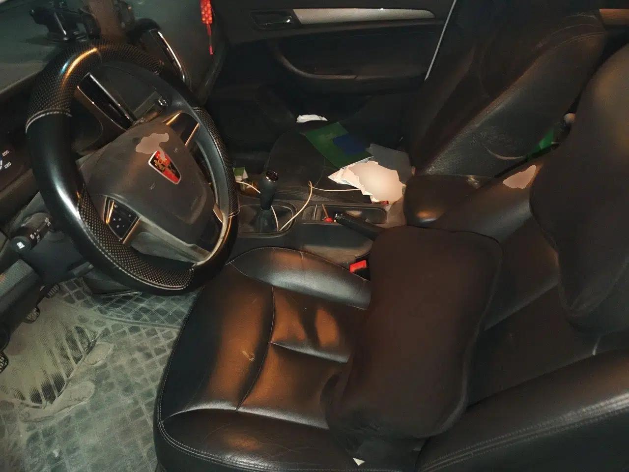 Roewe 360 2016 1.5L Manual Smart Screen Version — миниатюра 15
